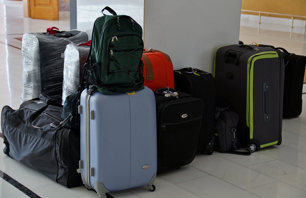 Muchas maletas juntas. Vida de inmigrantes. Resiliencia.